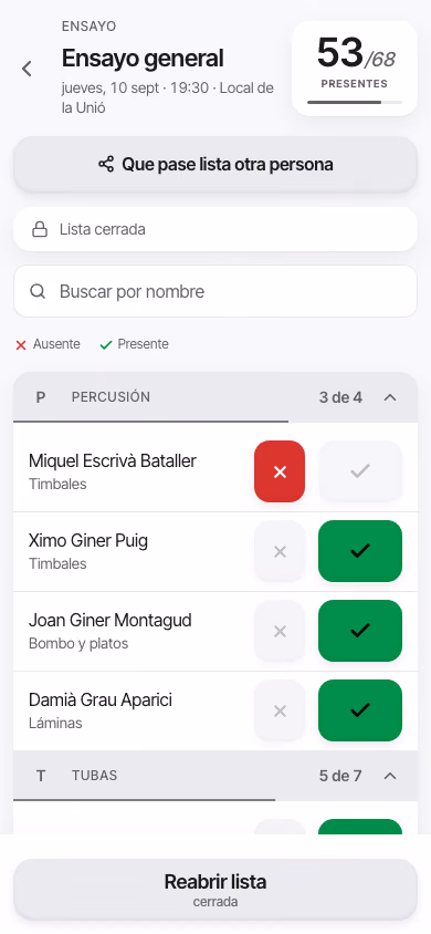 Pantalla de pasar lista: el ensayo, el tanteo de presentes sobre el total convocado, y cada cuerda con el estado de asistencia de cada músico.